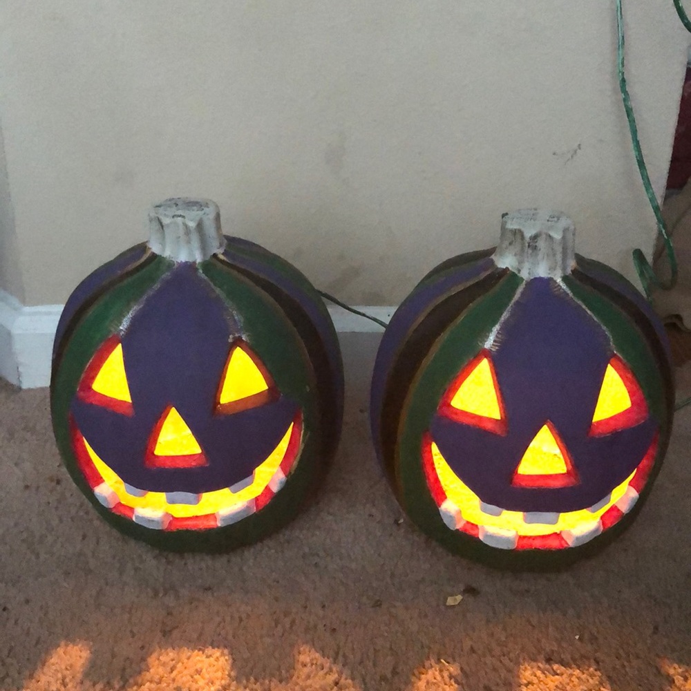 6 BOGO Halloween decorations